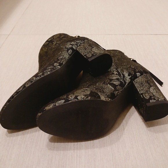 NWOT Steve Madden Booties - Picture 5 of 6